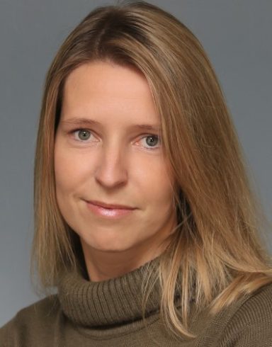 Schulleitung db@auxila.de